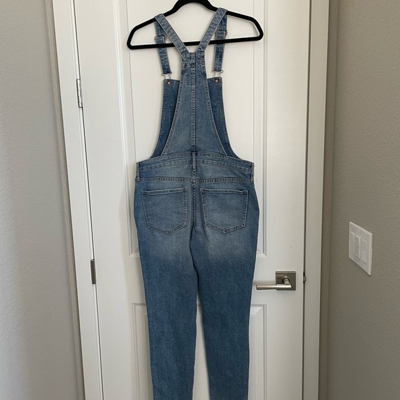 Old Navy Denim Jean Overalls Size 2  Coastal Cowgirl Classic Chic  EUC - Picture 2 of 9